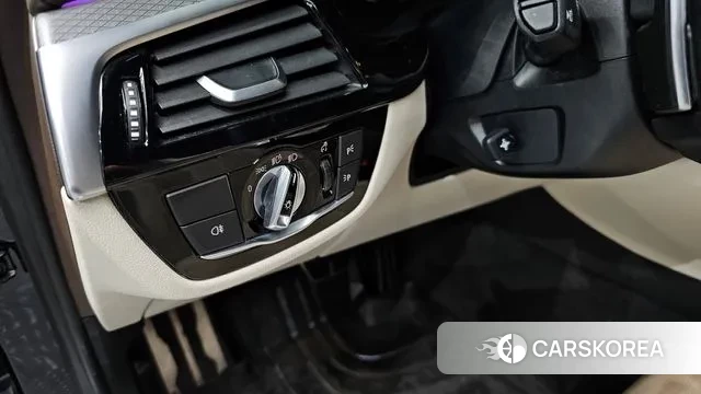 BMW 5 Series (G30) id 3455264 из Кореи 7