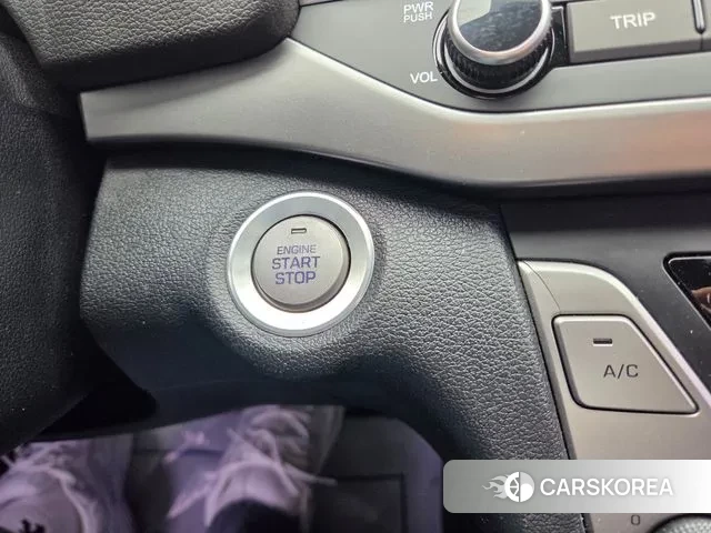 Hyundai Avante AD id 3728779 из Кореи 7