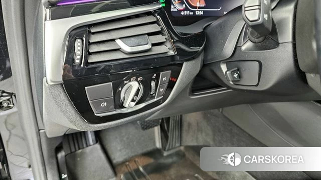 BMW 5 Series (G30) id 3885355 из Кореи 7