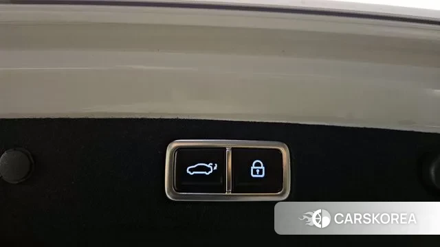 Hyundai Grandeur Hybrid (GN7) id 3103970 из Кореи 7