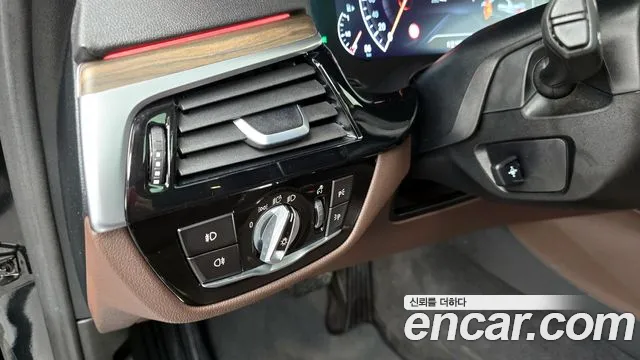 BMW 5 Series (G30) id 2839697 из Кореи 7