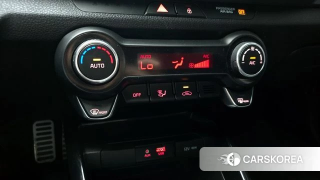 Kia Stonic id 3943009 из Кореи 7