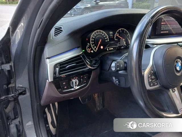BMW 5 Series (G30) id 4755185 из Кореи 7