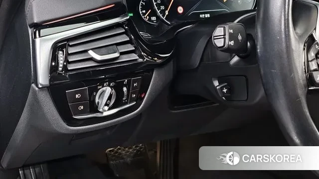 BMW 5 Series (G30) id 3520308 из Кореи 7