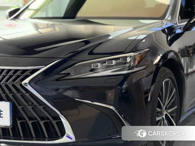 Lexus ES id 4262174 из Китая 7