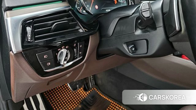 BMW 5 Series (G30) id 3801684 из Кореи 7