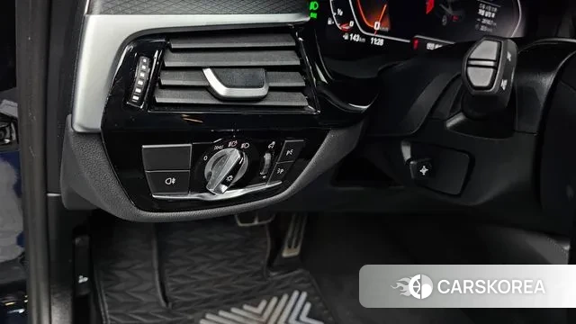 BMW 5 Series (G30) id 3478007 из Кореи 7