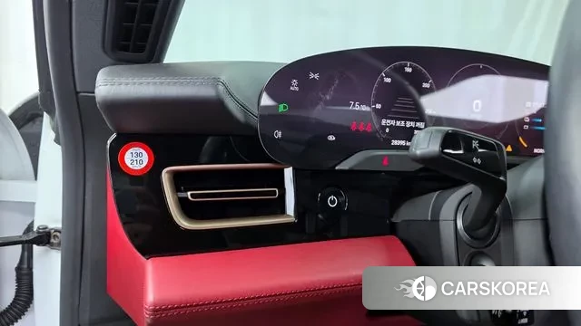 Porsche Taycan id 3759094 из Кореи 7