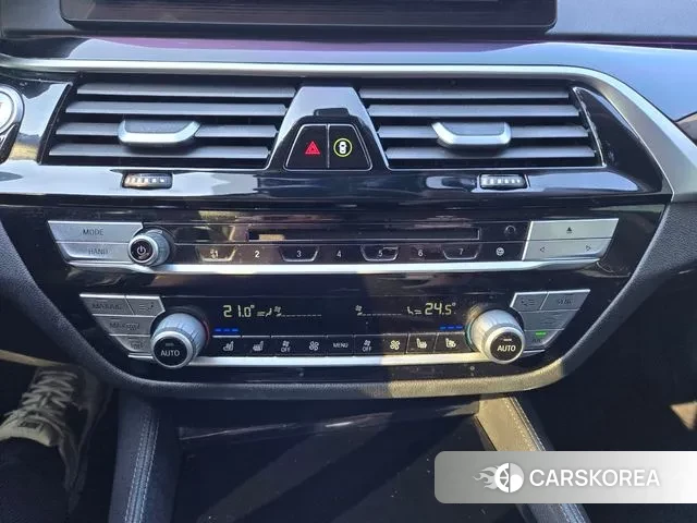 BMW 5 Series (G30) id 3399218 из Кореи 7