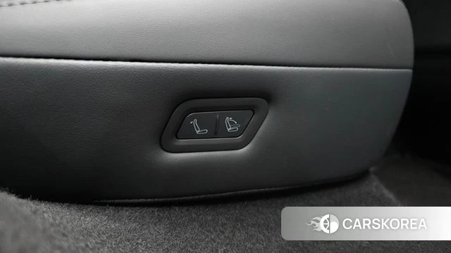 Tesla Model Y id 4394430 из Кореи 7
