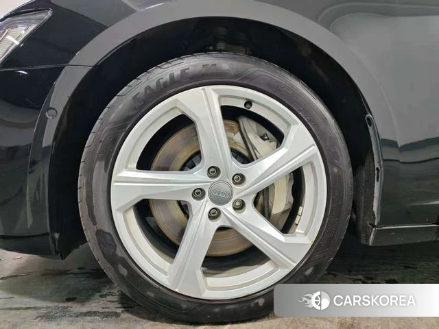 Audi A6L id 4261145 из Китая 7