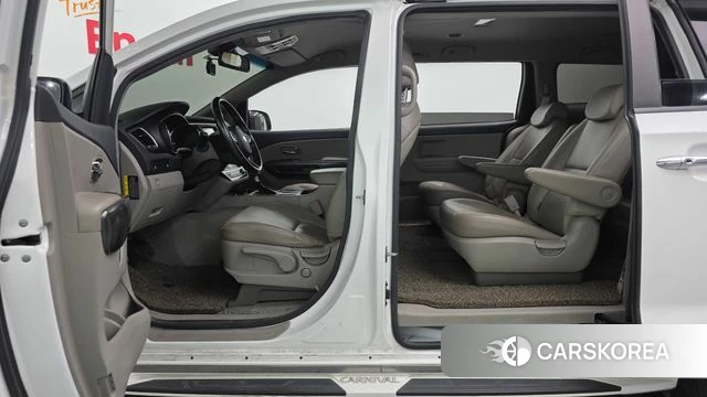 Kia The New Carnival id 4662984 из Кореи 7