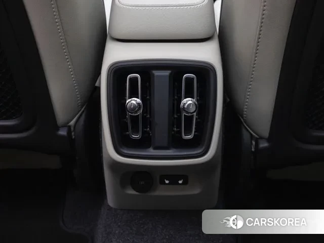 Volvo XC40 id 3419965 из Кореи 7