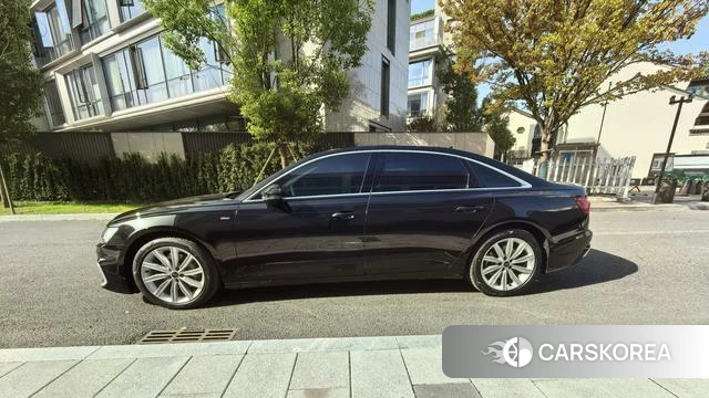 Audi A6L id 4275992 из Китая 7