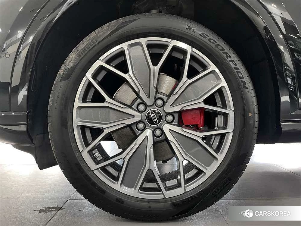 Audi Q5L id 4454048 из Китая 7