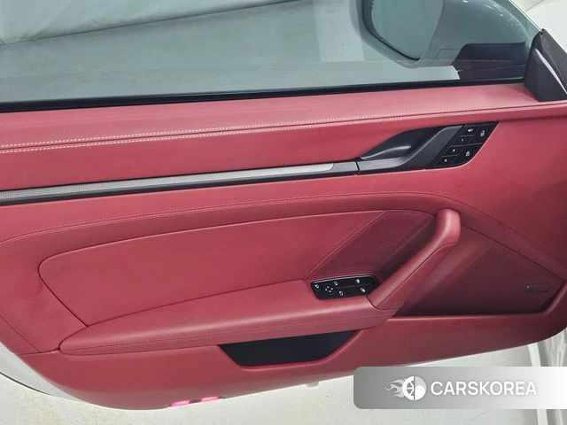 Porsche 911(992) id 4650261 из Кореи 7