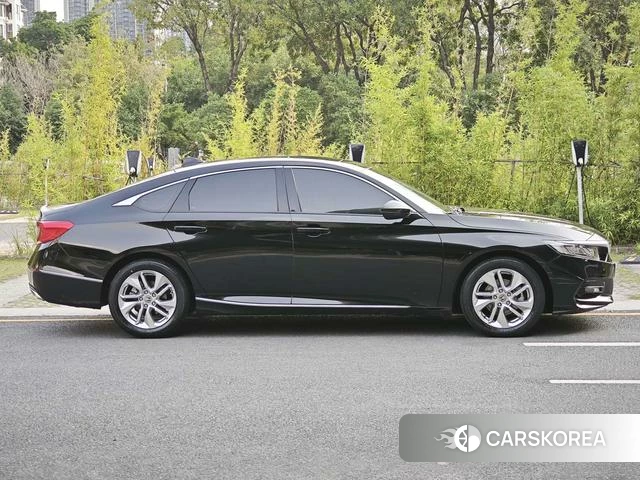 Honda Accord id 4297776 из Китая 7