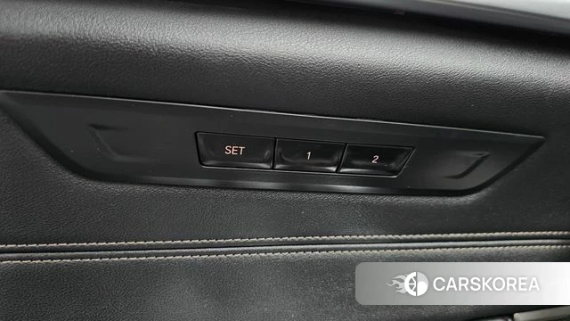 BMW 5 Series (G30) id 4267271 из Кореи 7