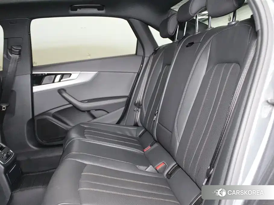 Audi A4L id 4629010 из Китая 7