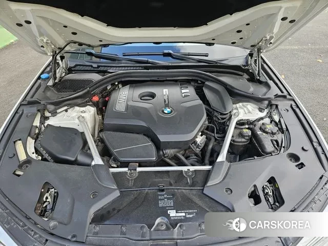 BMW 5 Series (G30) id 3284159 из Кореи 7