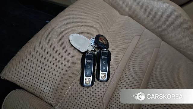Porsche Panamera (971) id 4610130 из Кореи 7