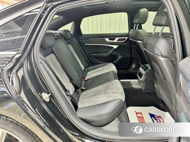 Audi A6L id 4272047 из Китая 7
