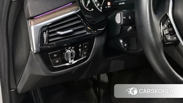 BMW 5 Series (G30) id 3248884 из Кореи 7