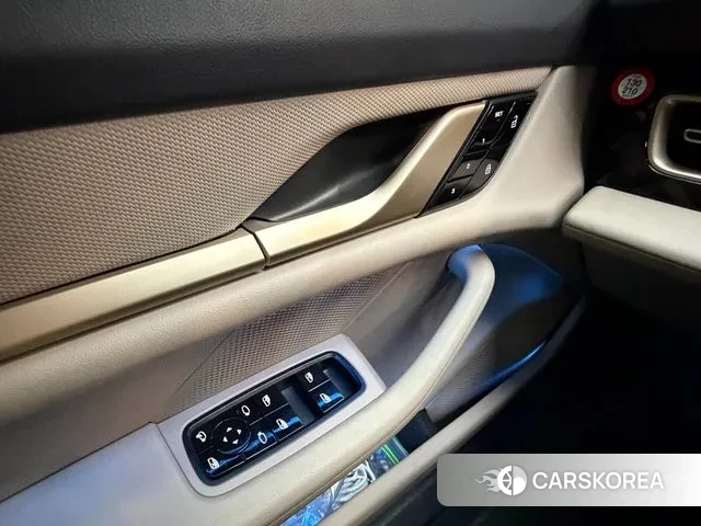 Porsche Taycan id 3691724 из Кореи 7