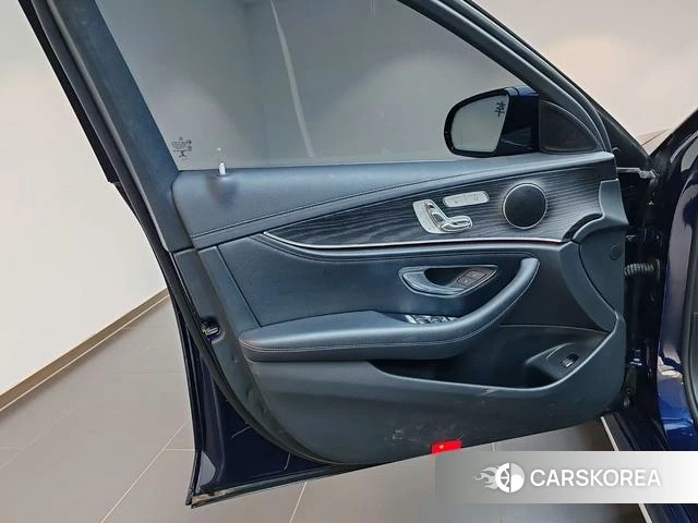 Mercedes-Benz E-class id 4209412 из Китая 7