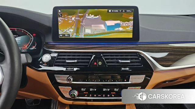 BMW 5 Series (G30) id 4693319 из Кореи 7