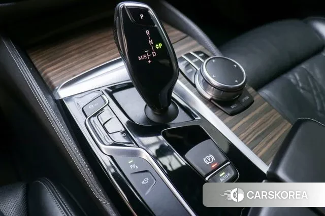 BMW 5 Series (G30) id 3779324 из Кореи 7