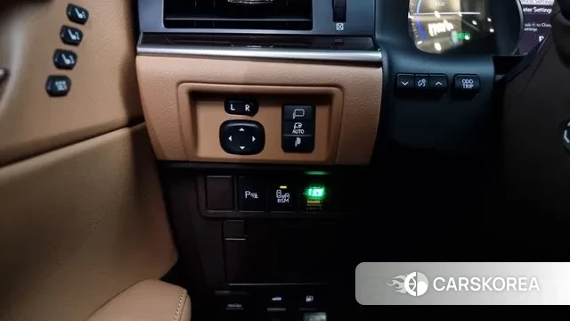 Lexus New ES300h id 3363328 из Кореи 7