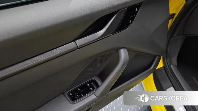 Porsche 911(992) id 3390906 из Кореи 7