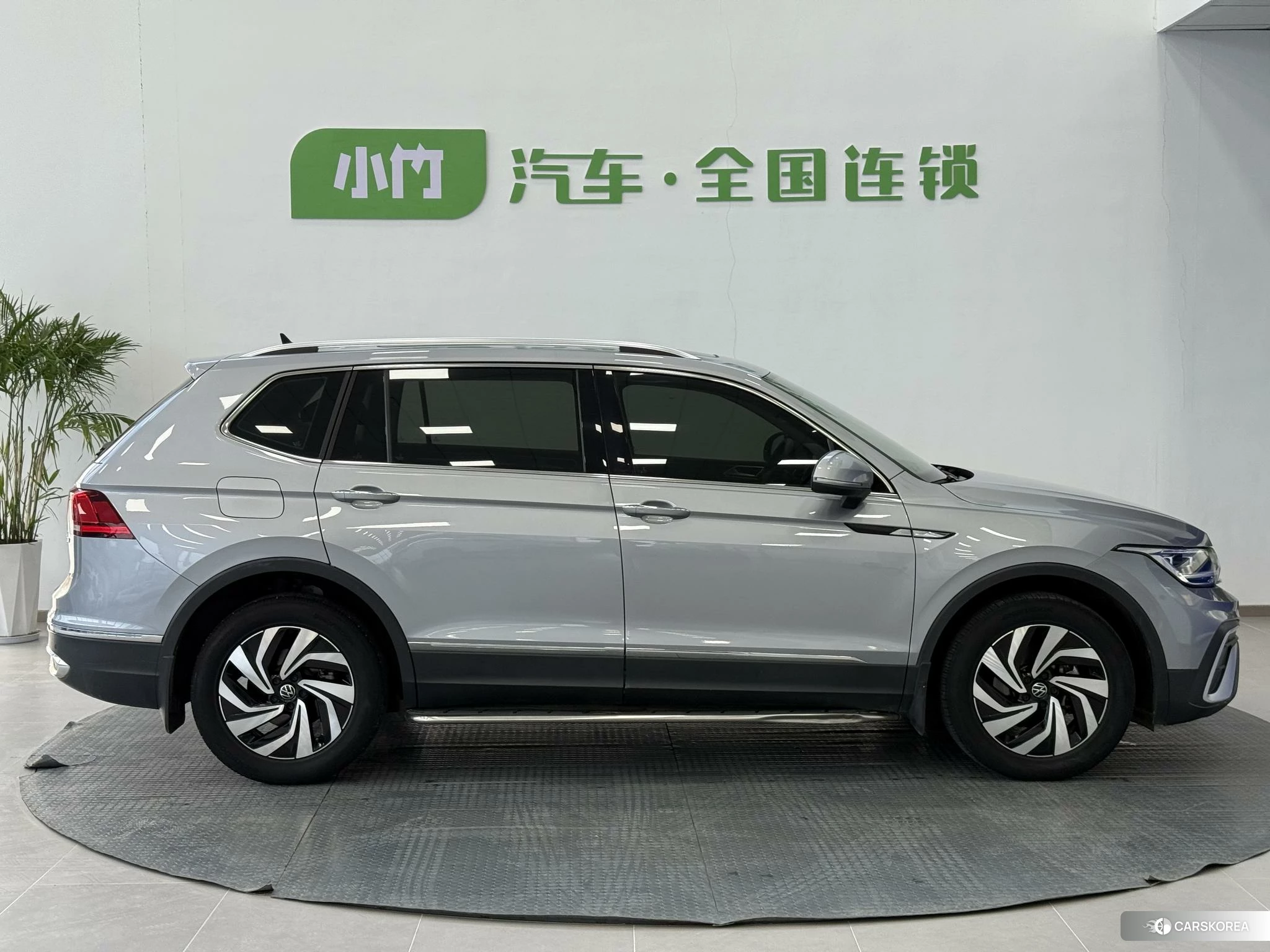 Volkswagen Tiguan L id 4453926 из Китая 7