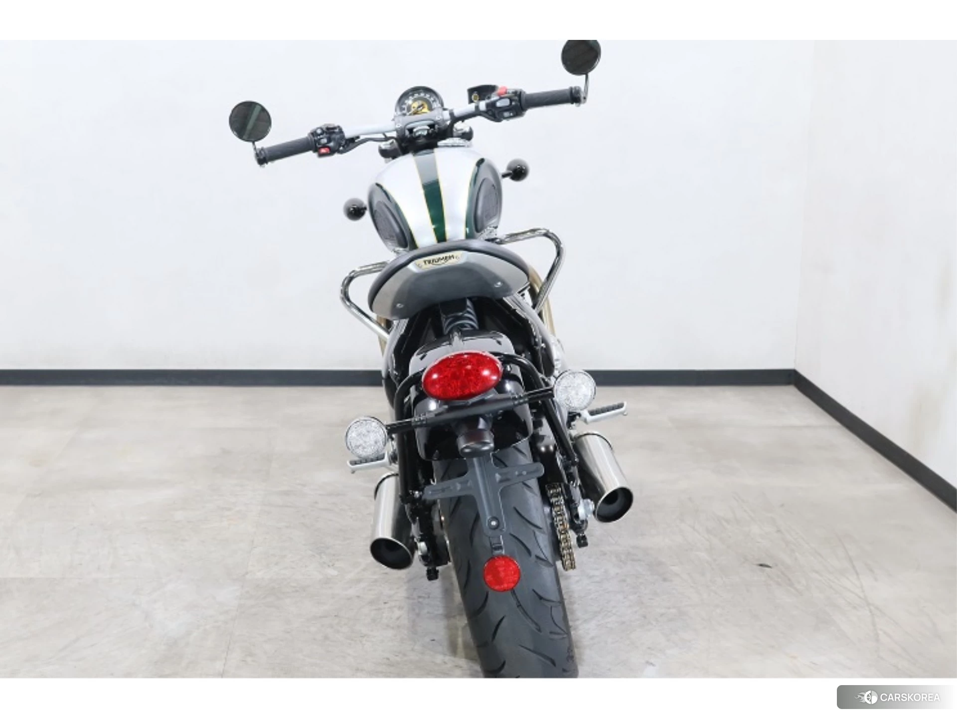 Triumph BONNEVILLE BOBBER id 3946612 из Японии 7