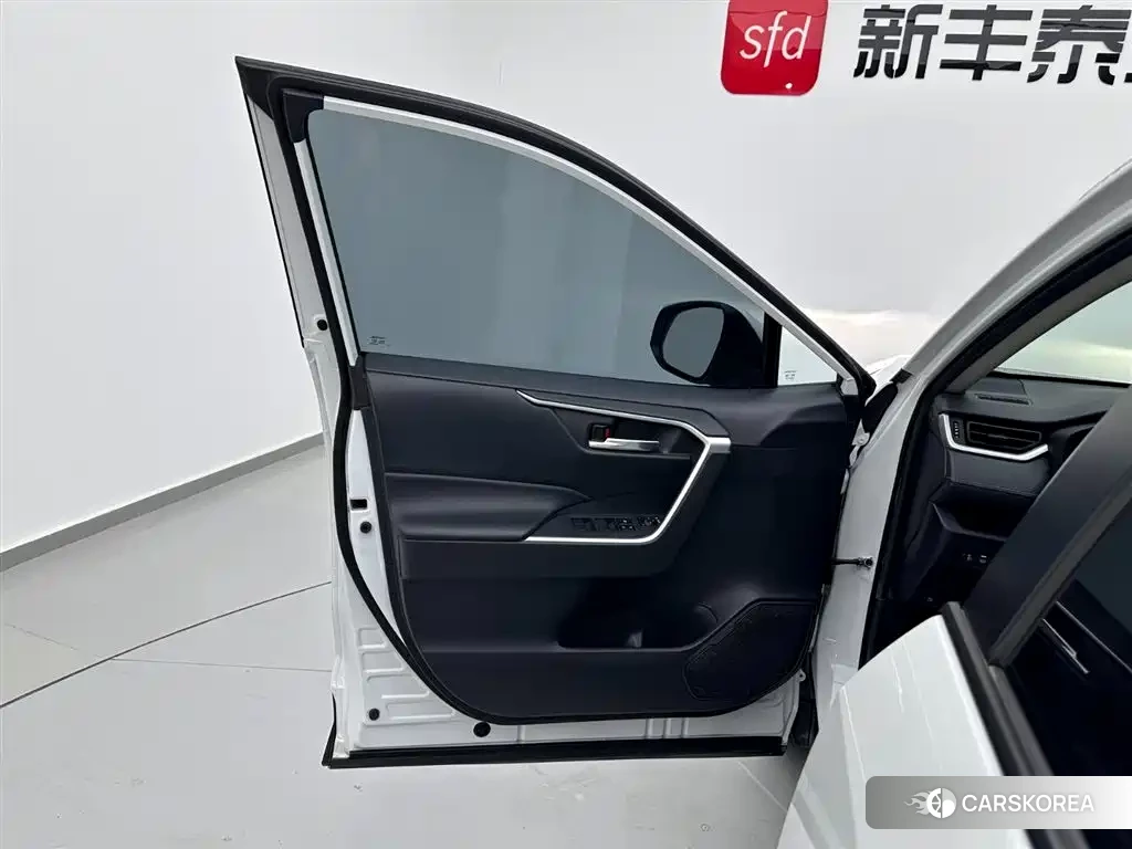 Toyota RAV4 id 4628955 из Китая 7