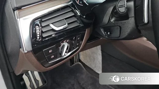 BMW 5 Series (G30) id 3563332 из Кореи 7