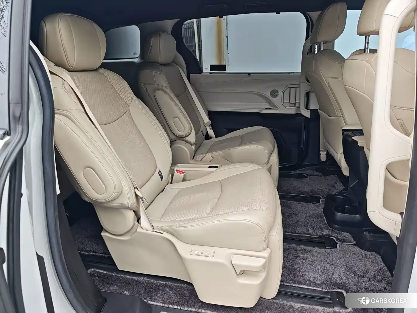 Toyota Sienna id 4538847 из Китая 7
