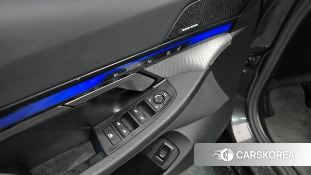 BMW 5 Series (G60) id 3891116 из Кореи 7