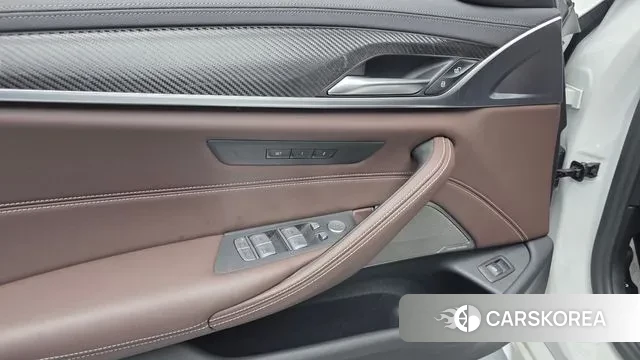 BMW 5 Series (G30) id 3701567 из Кореи 7