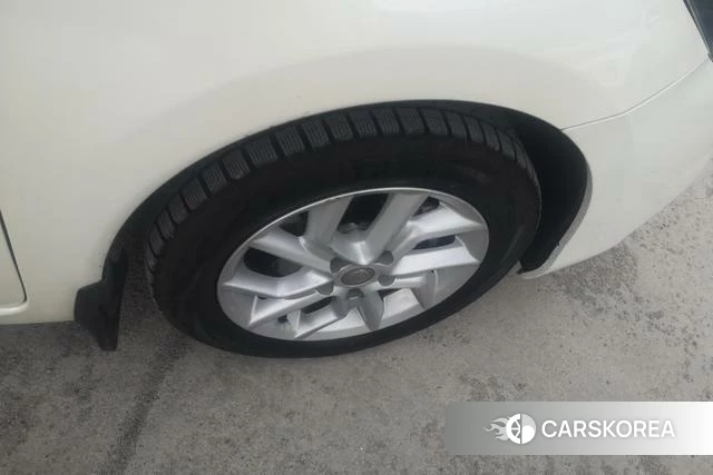 Nissan TIIDA id 4313787 из Китая 7