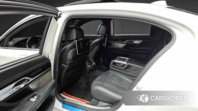 BMW 7 Series (G11) id 3886296 из Кореи 7