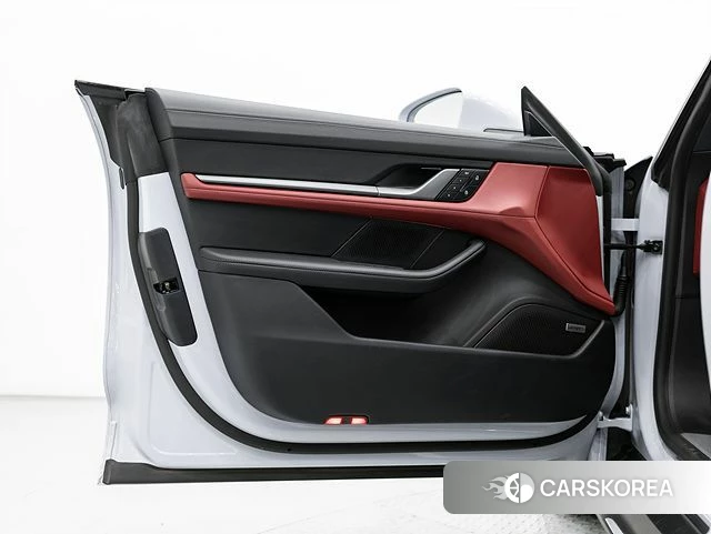 Porsche Taycan id 4201010 из Кореи 7