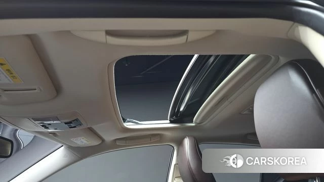 Lexus CT200h id 3867469 из Кореи 7