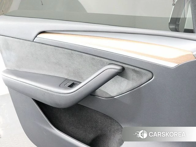 Tesla Model Y id 3864602 из Кореи 7