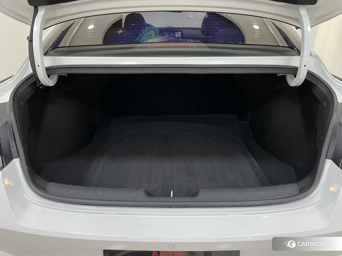 Hyundai Elantra id 4515078 из Китая 7