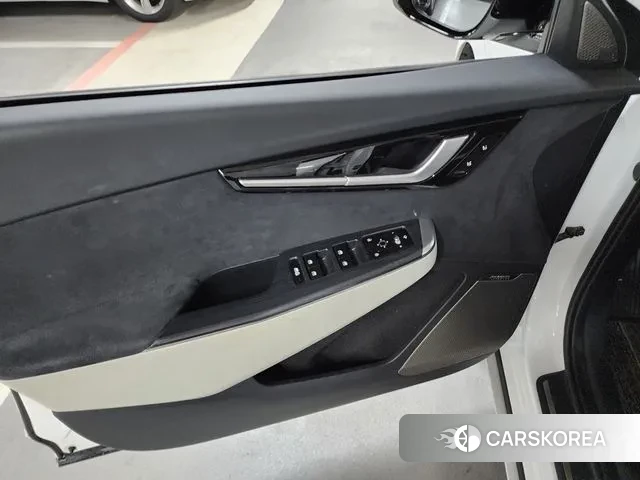 Kia EV6 id 3043604 из Кореи 7