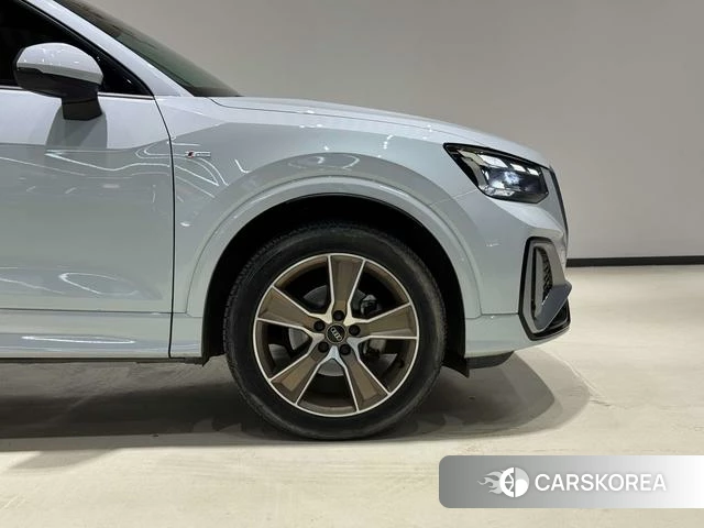 Audi Q2L id 4307178 из Китая 7