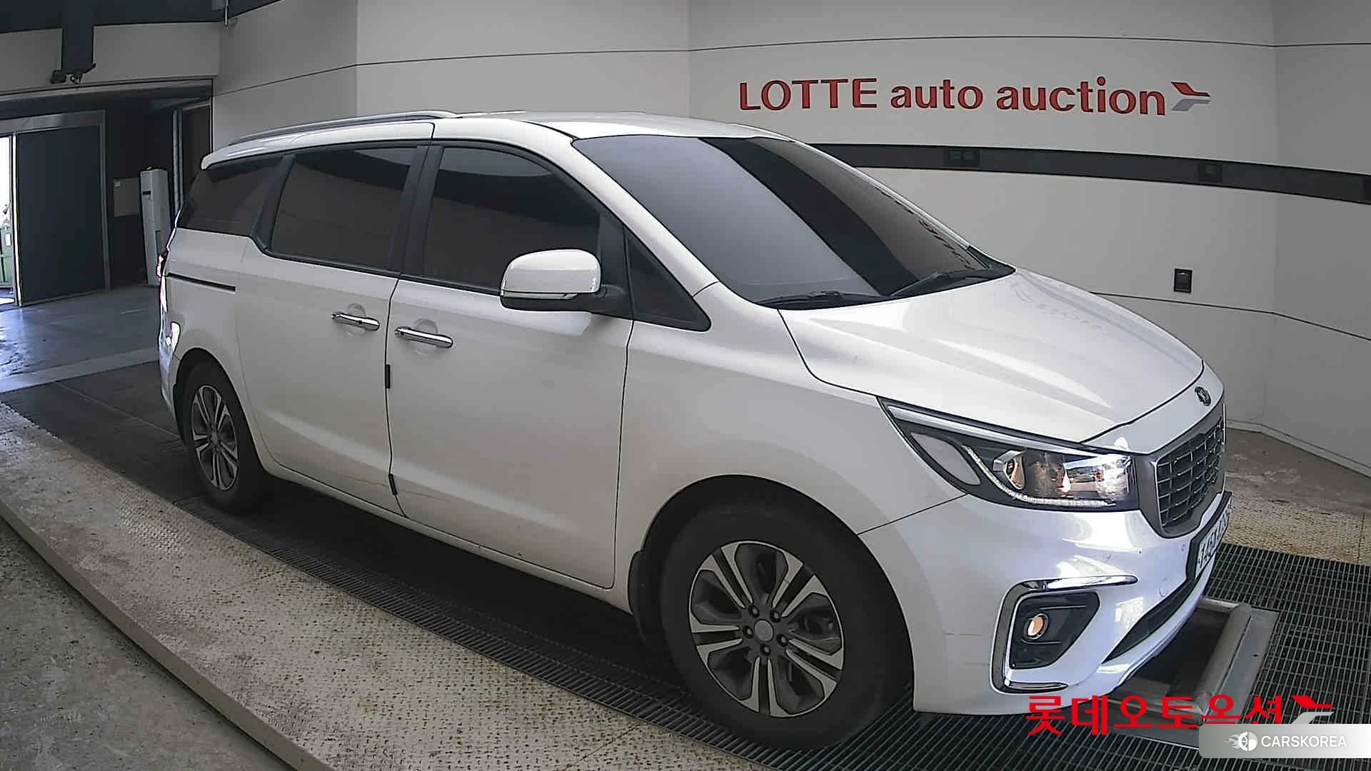 Kia Carnival id 4679356 из Кореи 7