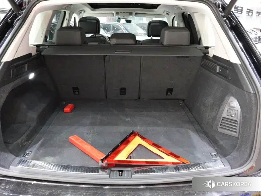 Volkswagen Touareg id 4607151 из Китая 7
